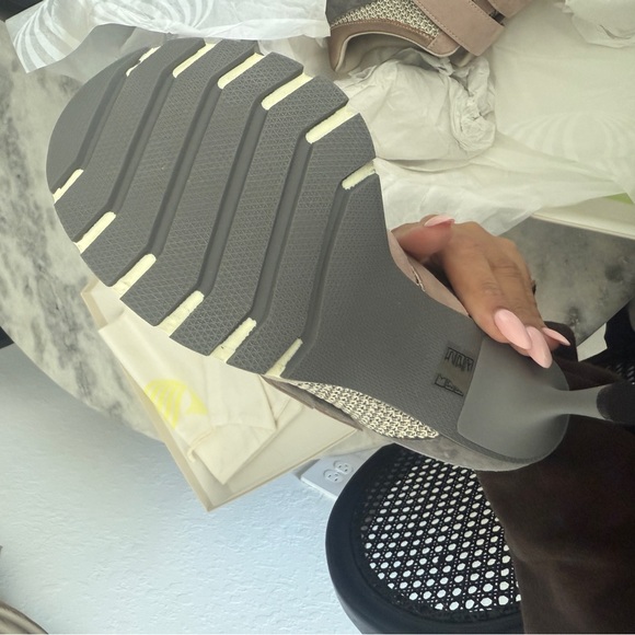 Elegant Beige and Cream Women's Sneakers - Picture 3 of 6